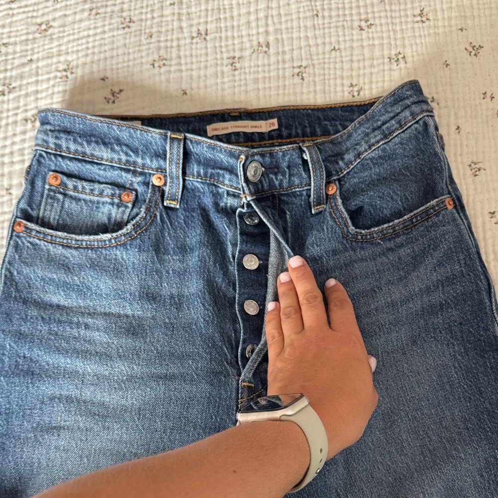 Levi’s - Picture 3 of 4